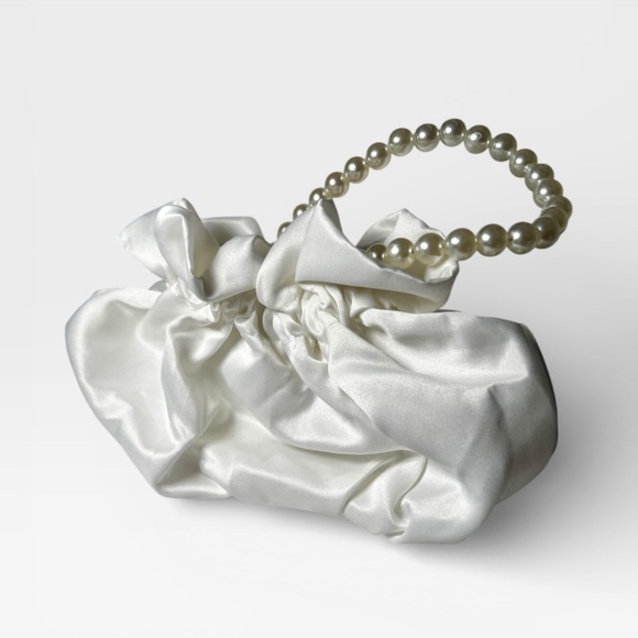 Pearl Handle White Satin Clutch - Picture 1 of 4